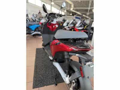 Piaggio C-Max + (2026) - Photo 3