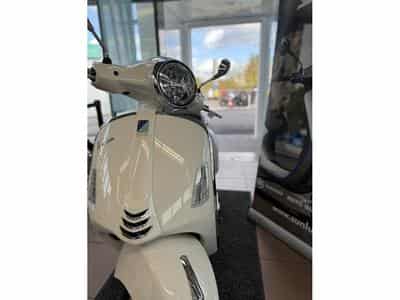 Vespa GTS Super 310 (2026) - Photo 4