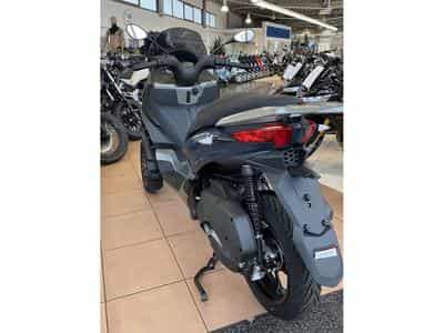 Piaggio MP3 310 (2026) - Photo 3