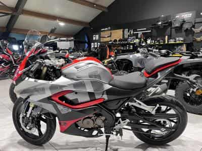 QJmotor SRK 125 R (2026) - Photo 4