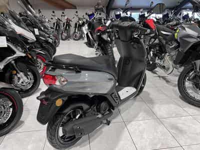 Peugeot Kisbee CL A  25 km/h Meteor Grey (2026) - Foto 3