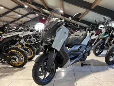 Yamaha X-Max TECH MAX + (2026) - Photo 2