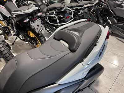 Yamaha X-Max TECH MAX + (2026) - Photo 6