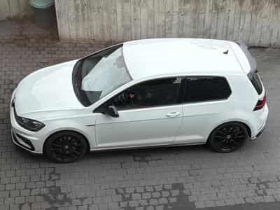 VW Golf VII 7.5 R (2017) - Photo 1