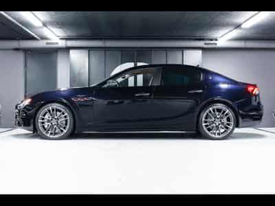 Maserati Ghibli TROFEO 3.8 V8 RWD (580 CH) - CARBON PACK INT / EXT (2023) - Photo 2