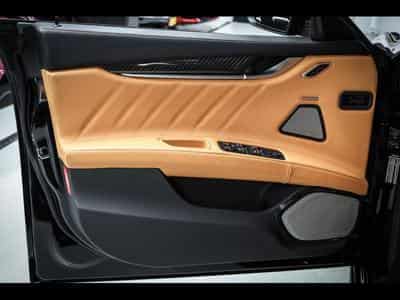 Maserati Ghibli TROFEO 3.8 V8 RWD (580 CH) - CARBON PACK INT / EXT (2023) - Photo 9