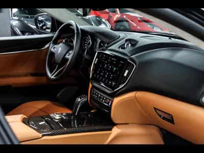 Maserati Ghibli TROFEO 3.8 V8 RWD (580 CH) - CARBON PACK INT / EXT (2023) - Photo 15