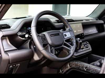 Land-Rover Defender 110 V8 P635 MHEV OCTA AWD EDITION ONE - FAROE GREEN - FULL S (2025) - Photo 8