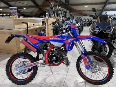 Beta R Enduro RACING 2T (2026) - Photo 1