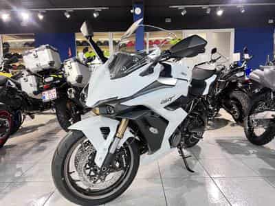 Suzuki GSX-S 1000 GT (2026) - Photo 2
