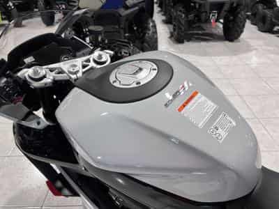 CF Moto 675 SR-R (2026) - Photo 6