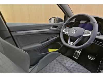 VW Golf Variant R-Line 1.5 eTSI 110KW-150CV DSG7 - (2025) - Photo 9
