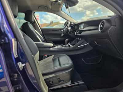 Alfa-Romeo Stelvio Super 2.0 TB 200 AT Q4 (2020) - Photo 2