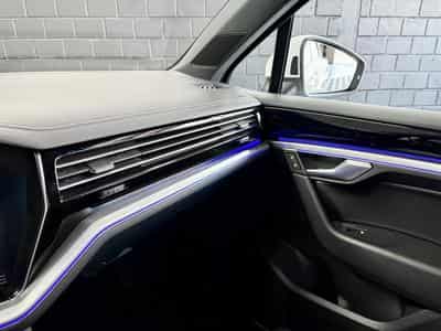 VW Touareg 3.0 TSi V6 eHybrid 4MOTION Elegance  381 CV (2022) - Foto 13