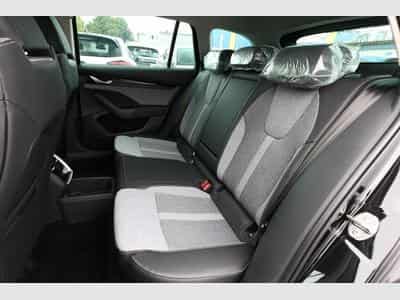 Skoda Octavia Selection (2025) - Foto 10