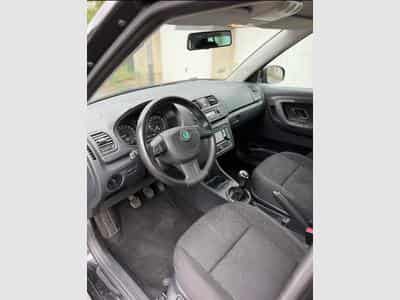 Skoda Fabia 1.6TDI 105 1er main ! (2013) - Photo 6