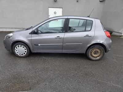 Renault Clio 1.5 Dci 88 CV (2011) - Photo 3
