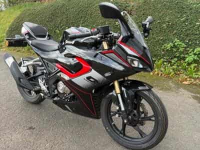 QJmotor SRK 125 R (2026) - Photo 1