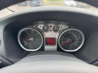 Ford Focus 1.6 tdci (2010) - Photo 7