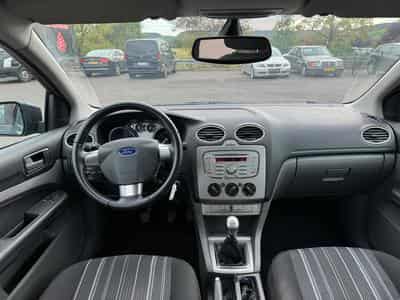 Ford Focus 1.6 tdci (2010) - Photo 6