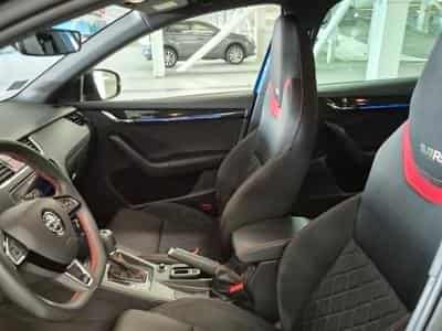 Skoda Octavia RS 2.0 TSI 245CV DGS7 (2019) - Photo 8