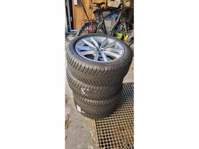 Jantes alu + Pneus h 17" 225/50 R17 98H (2026) - Photo 1