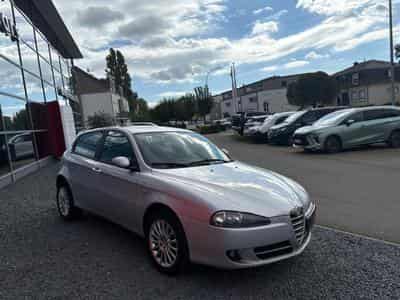 Alfa-Romeo 147 1.9 JTD (2008) - Photo 4
