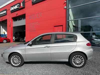 Alfa-Romeo 147 1.9 JTD (2008) - Photo 3