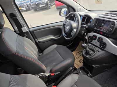 Fiat Panda GARMIN 1.0 HYBRID 70 CV (2022) - Foto 5