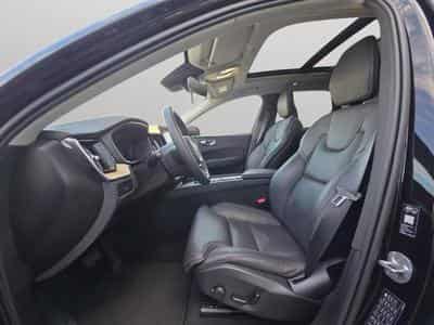 Volvo XC60 Facelift B5 AWD Ultra Dark/ Essence (2025) - Photo 10