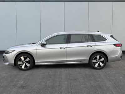 VW Passat Variant Business (2025) - Photo 2