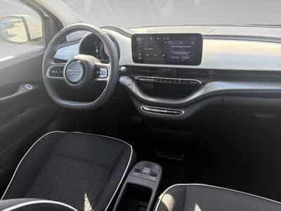 Fiat 500 500e 42 kWh LIMO (2023) - Photo 6
