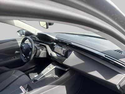 Peugeot 308 III & e- Allure (2026) - Photo 9