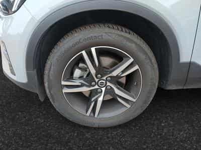 Volvo XC40 Plus Dark B3 Mild Hybrid (2025) - Photo 14