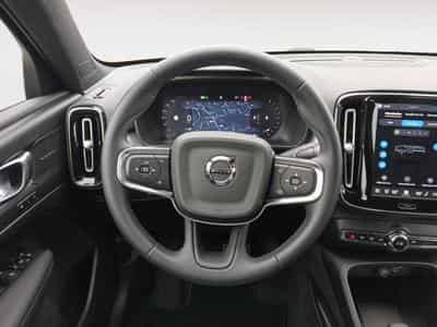Volvo XC40 Plus Dark B3 Mild Hybrid (2025) - Photo 12