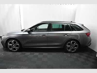 Skoda Octavia Octavia Combi Diesel IV 2.0 TDI DSG 4x4 RS, Navi (2024) - Foto 2