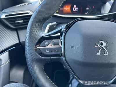 Peugeot 2008 1.5 BLUEHDI 130 GT EAT8 (2023) - Photo 14