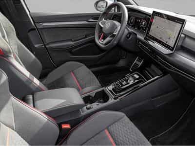 VW Golf (2025) - Photo 6