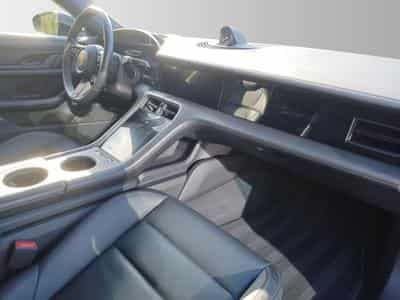 Porsche Taycan 4S Cross Turismo (2022) - Photo 11