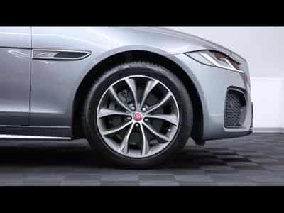 Jaguar XF D200 R-DYNAMIC SE AWD AUTO (2023) - Foto 10