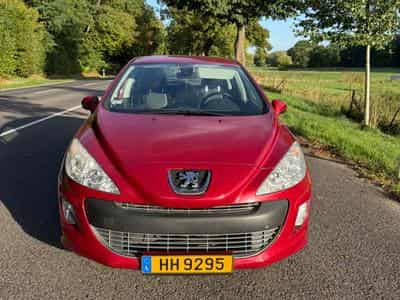 Peugeot 308 (2010) - Photo 1
