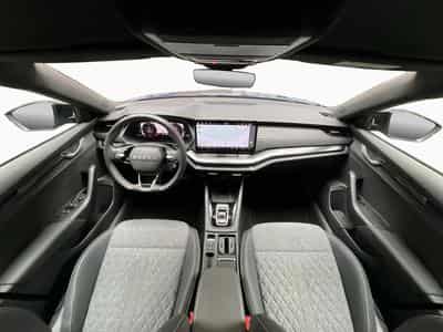 Skoda Octavia Sportline+DSG+Led+Navi+LM18+P.Sommeil (2025) - Foto 2