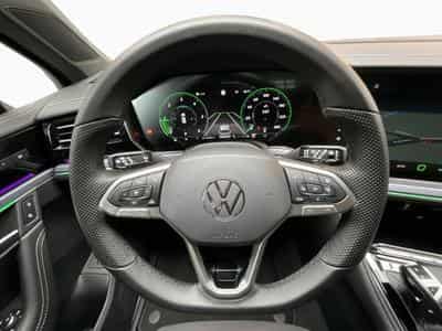 VW Touareg R-Line+Aut8+4Motion+FINAL-EDITION+Black-Style+StandHeizung (2026) - Foto 10