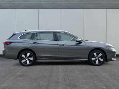 VW Passat Variant Business (2025) - Photo 5