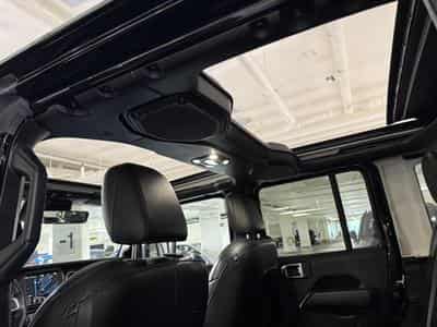 Jeep Wrangler 2.0 T-GDi Unlimited Sahara Automatik (2023) - Photo 13