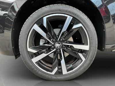 Skoda Kamiq Monte-Carlo+DSG+Park&Go+Pano+P.Ass-Drive+ (2025) - Photo 8