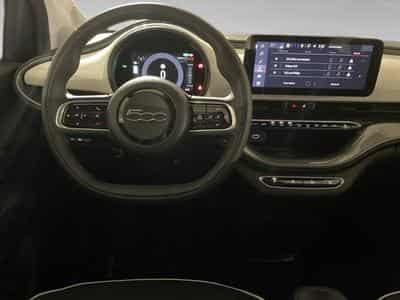 Fiat 500 500e 42 kWh LIMO (2023) - Photo 6