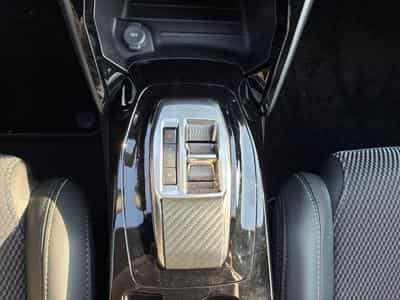 PEUGEOT 2008 1.2 Hybrid 145ch GT e-DCS6 (2025) - Photo 10