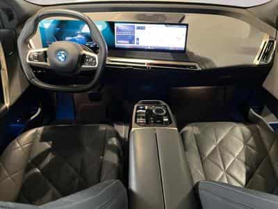BMW iX iX xDrive40 (2024) - Photo 10
