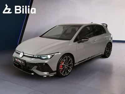 VW Golf (2024) - Foto 1